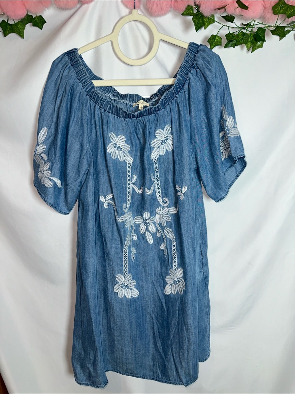 Easel Women's Blue Embroidered Midi Dress - Brand: